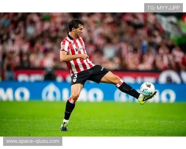 毕尔巴鄂门将乌奈-西蒙半场完成4次扑救，力保球门不失